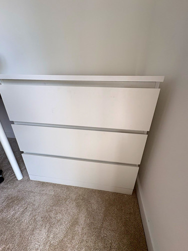 White chest drawers - of, 3