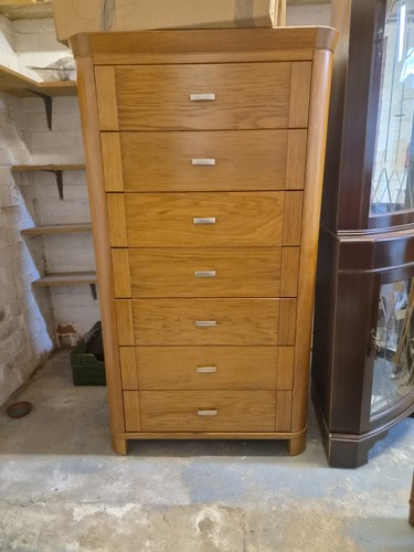 Drawer tall chest - of, drawers